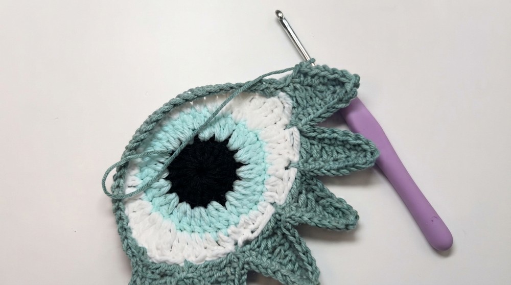 Amazing Crochet Eye With Lashes Pattern 6