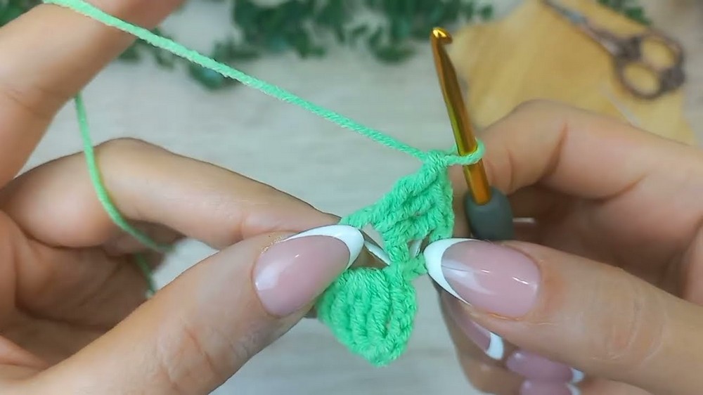Beautiful Crochet Flower Pattern 3
