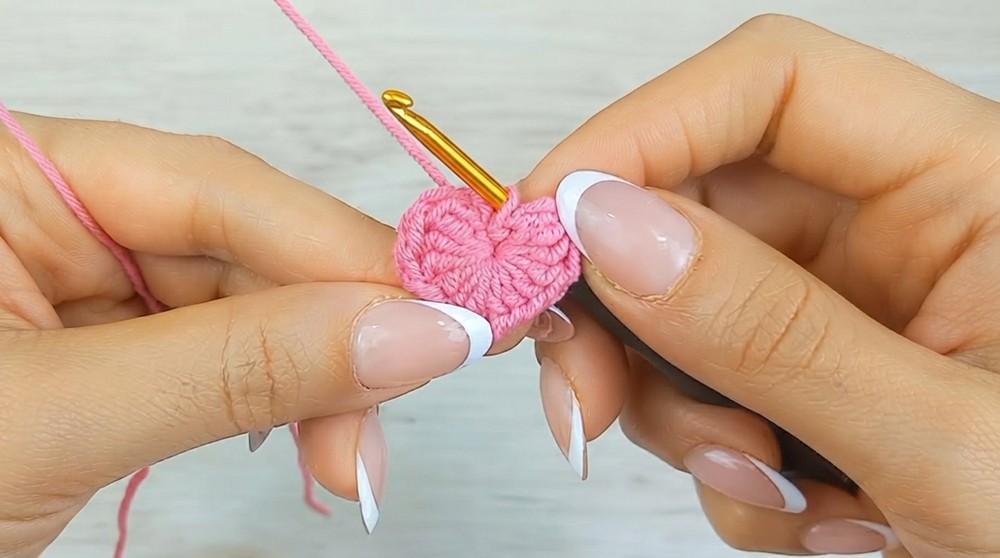 Beautiful Crochet Mini Heart Pattern 4