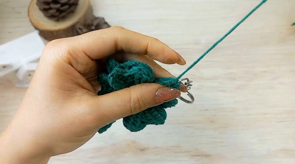 Crochet 4 Leaf Clover Keychain Pattern 6