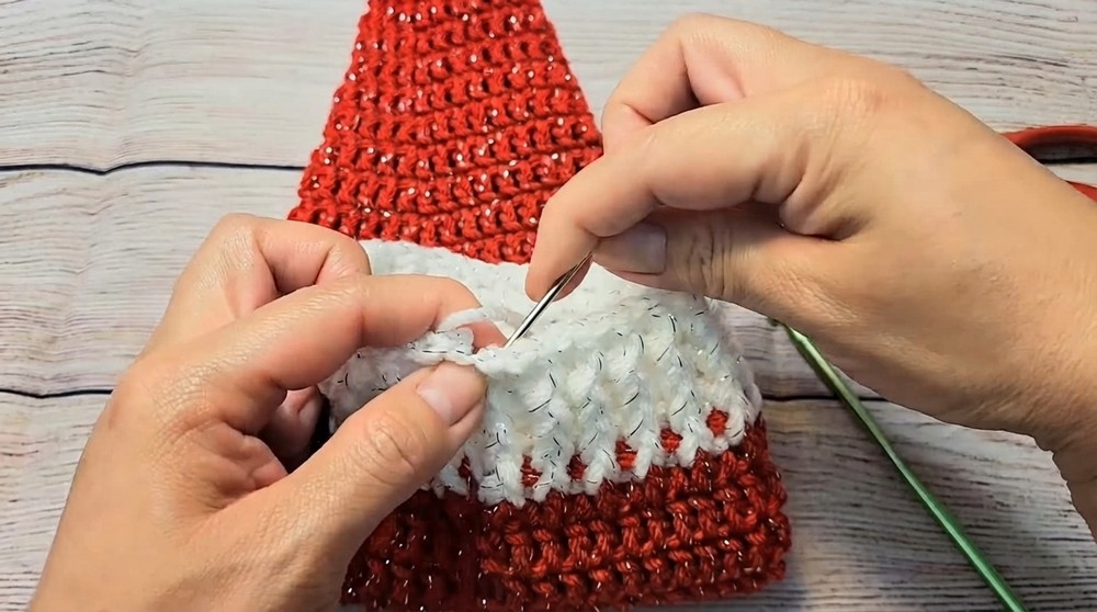 Crochet Baby Santa Hat Pattern 6