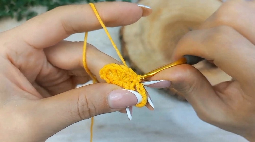 Crochet Cat & Fish Bookmark Pattern 5