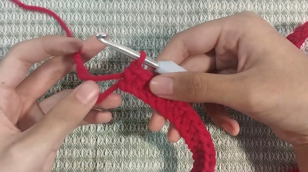 Crochet Christmas Scarf Pattern 2