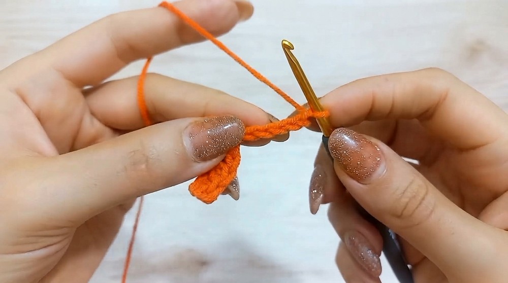 Crochet Flower Keychain Pattern 3