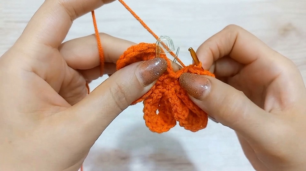 Crochet Flower Keychain Pattern 5