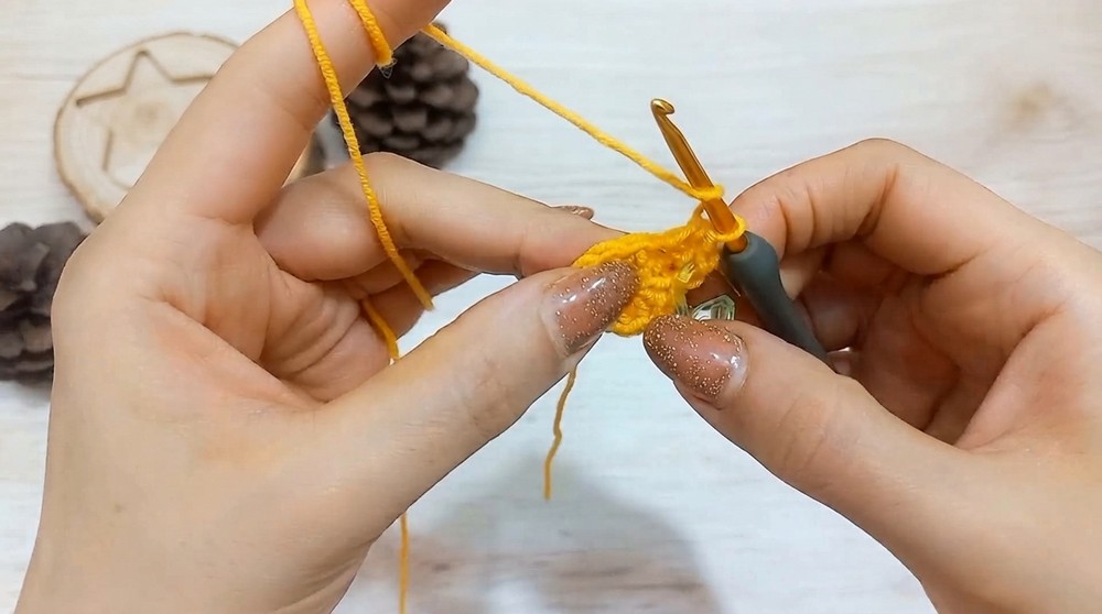 Crochet Little Star Ornament Pattern 3