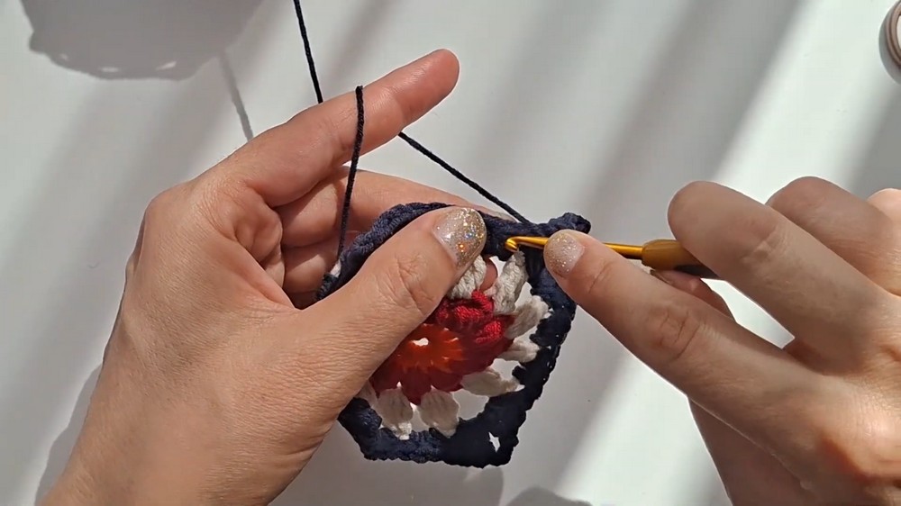 Crochet Sunburst Granny Square Pattern 6