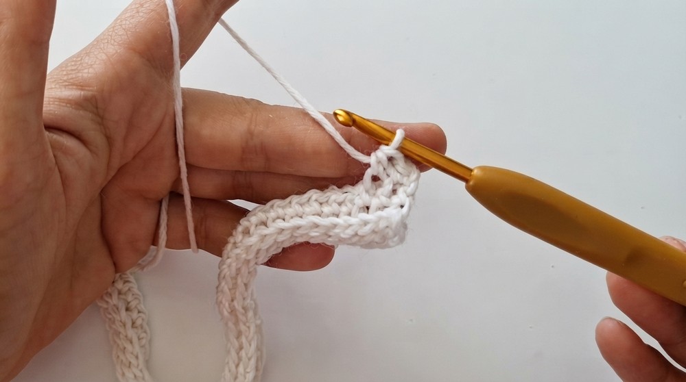 Crochet Twisted Headband Pattern 3