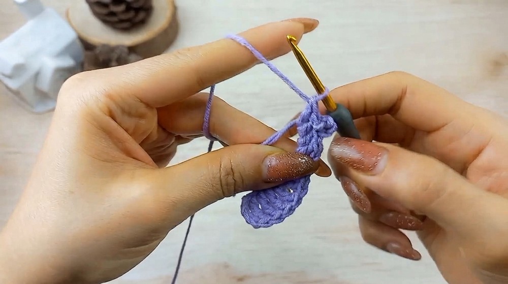 Cute Crochet Cat Keychain Pattern 3