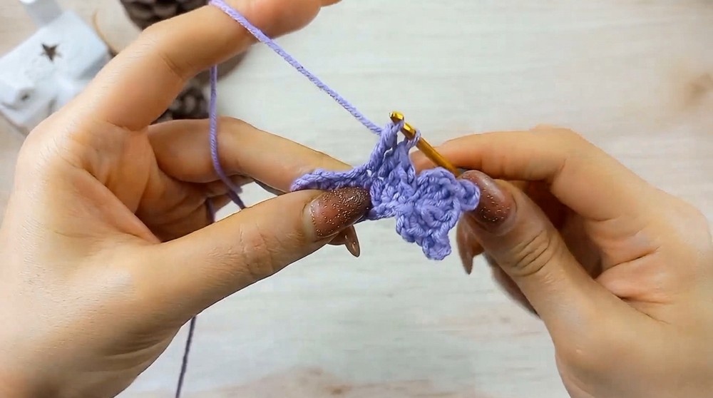 Cute Crochet Cat Keychain Pattern 4