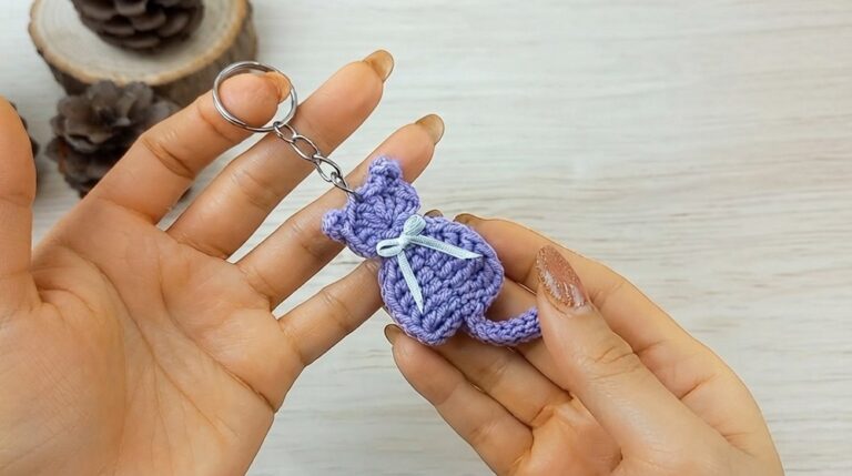 Cute Crochet Cat Keychain Pattern 6