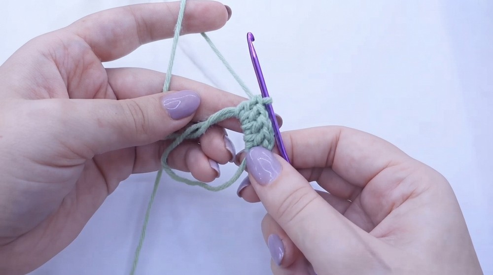 Cute Crochet Christmas Bauble Pattern 2
