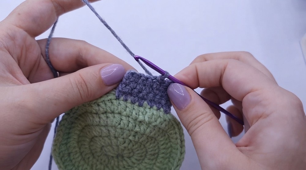 Cute Crochet Christmas Bauble Pattern 5