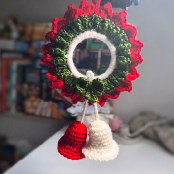 Cute Crochet Wreath Ornament Pattern 7