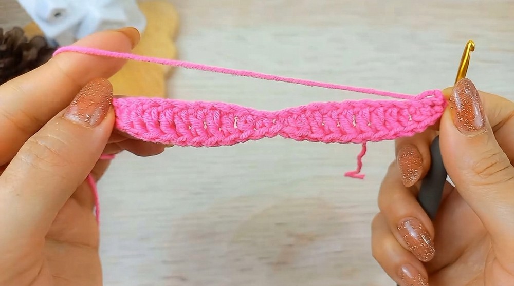 Easy Crochet Bow Keychain Pattern 4