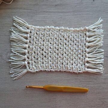 Easy Crochet Mug Rug Pattern 7
