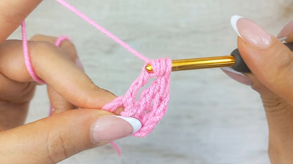 Easy Crochet Simple Flower Pattern 3
