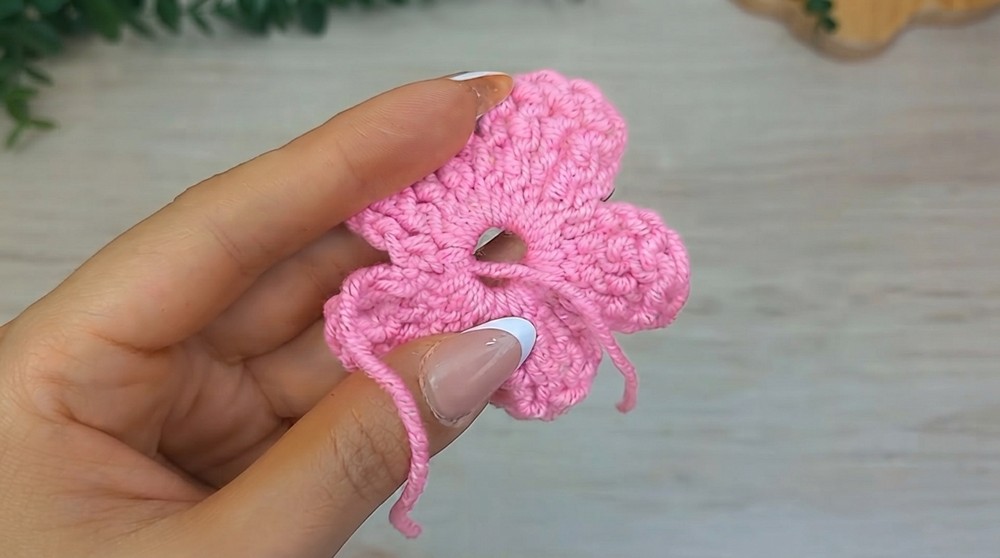 Easy Crochet Simple Flower Pattern 5