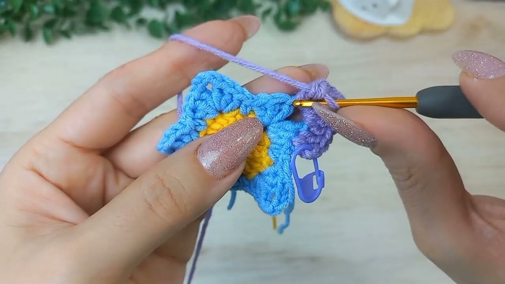 Easy Crochet Star Pouch Pattern 3