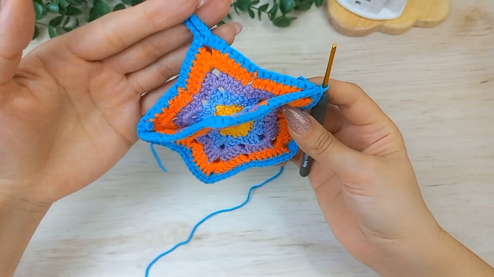 Easy Crochet Star Pouch Pattern 6