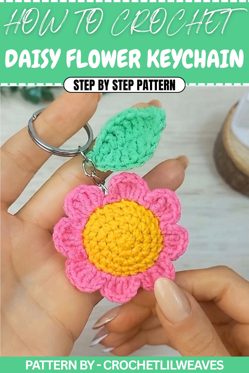 Free Crochet Daisy Flower Keychain Pattern