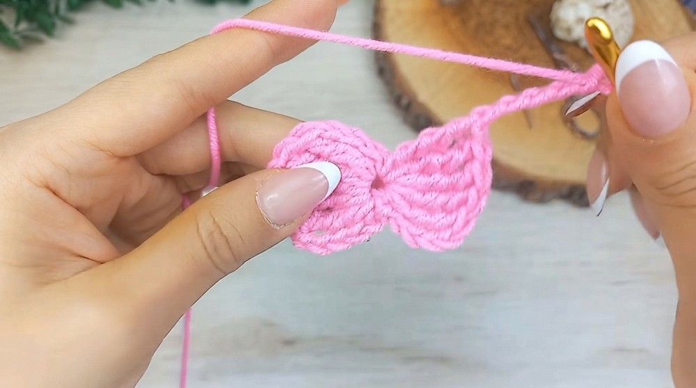 Handmade Crochet Bow Pattern 4