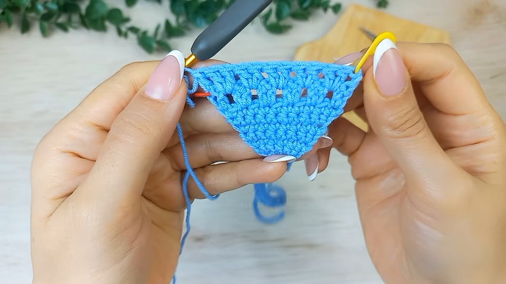 Quick Crochet Mesh Hairband Pattern 4