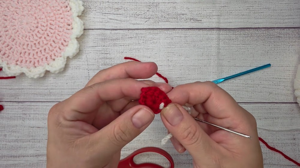 Quick Crochet Santa Claus Pattern 6