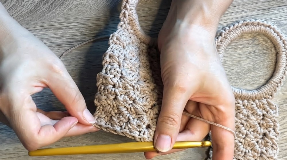 Quick Crochet Towel Holder Pattern 4