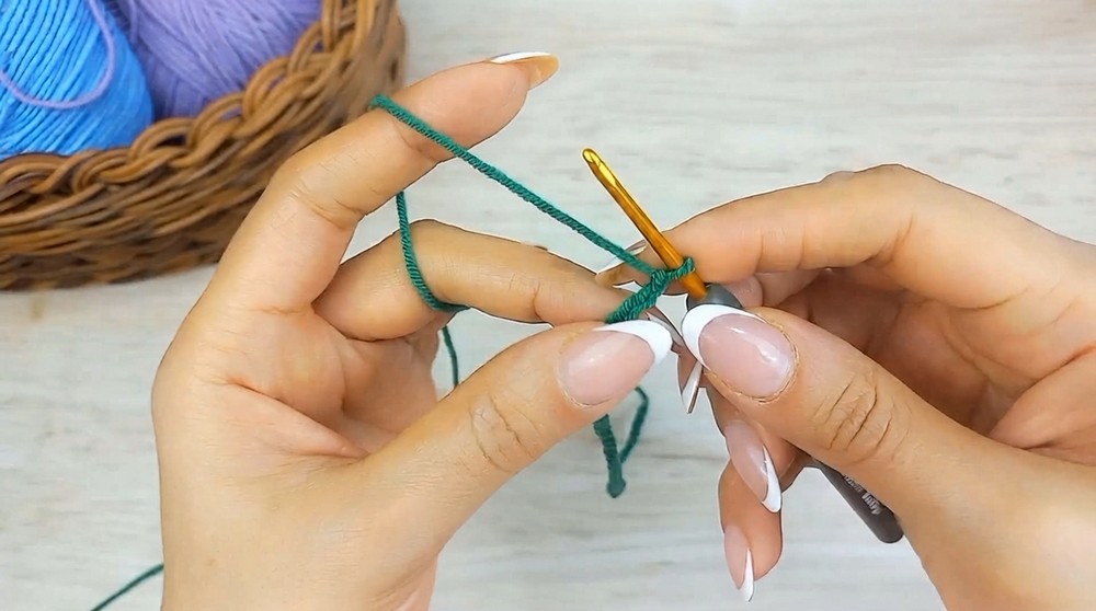 Quick Crochet Tulip Keychain Pattern 1