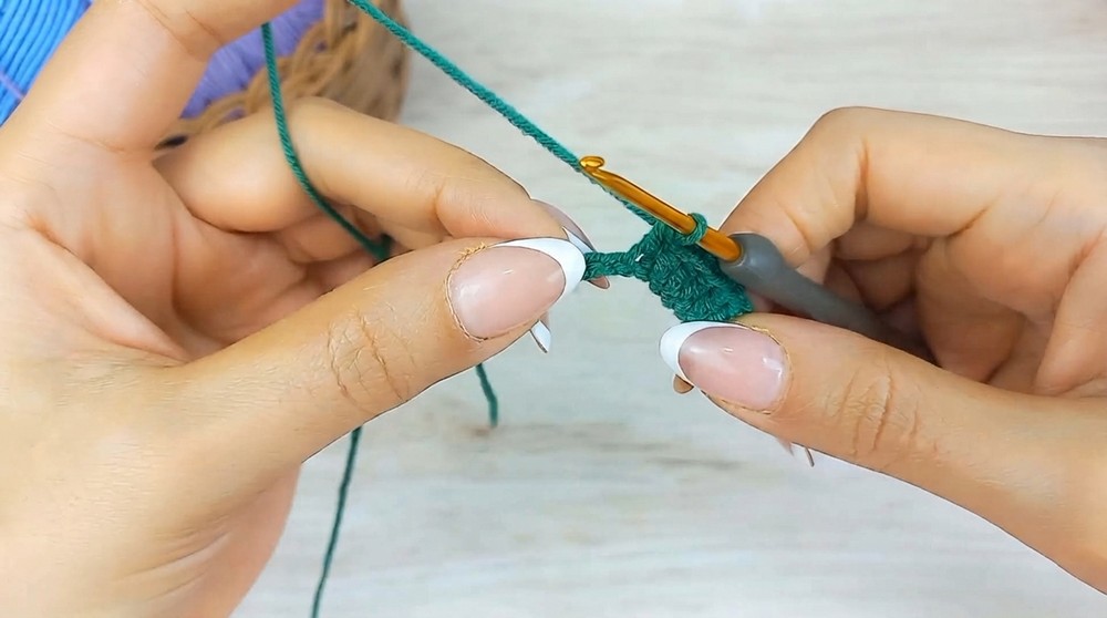 Quick Crochet Tulip Keychain Pattern 2