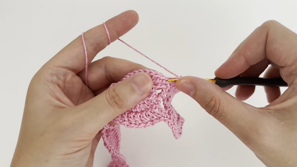 Stylish Crochet Headband Pattern 5