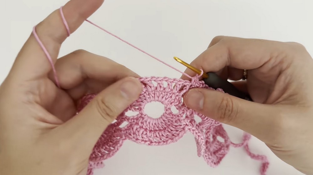 Stylish Crochet Headband Pattern 6