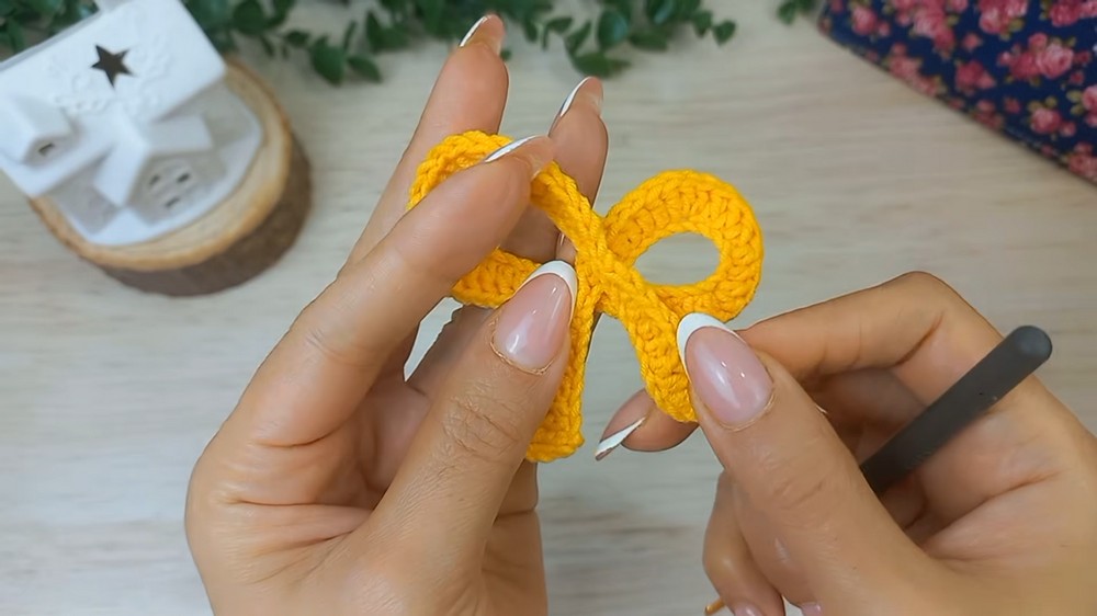 Super Crochet Pretty Bow Pattern 5