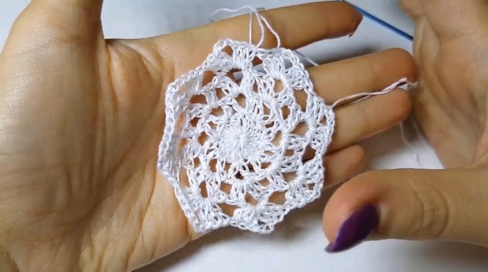 Crochet Christmas Decoration Pattern 5
