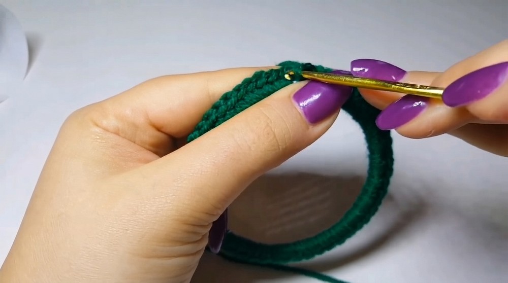 Crochet Christmas Garland Pattern 3