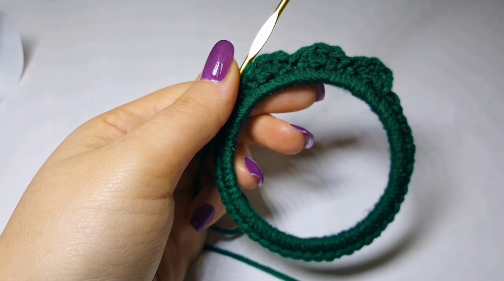 Crochet Christmas Garland Pattern 4