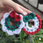 Crochet Christmas Wreath Keychain Pattern 7