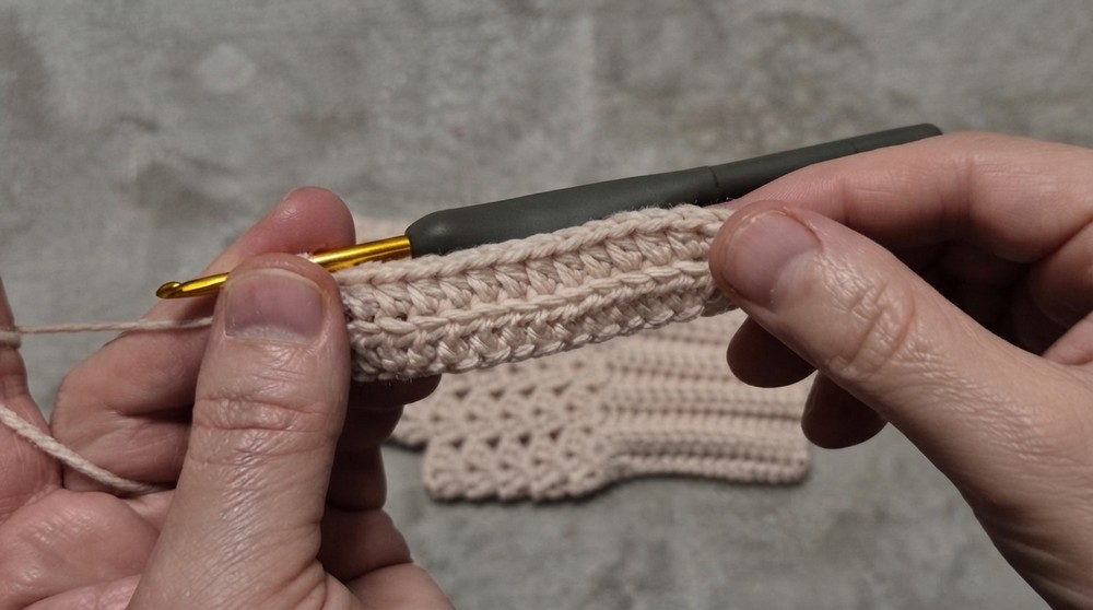 Crochet Fingerless Gloves Pattern 2