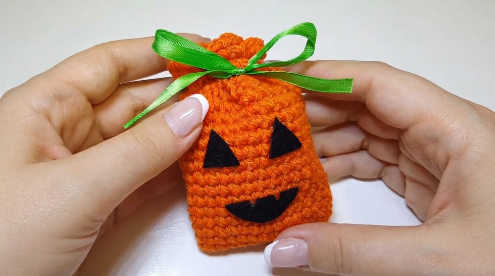 Crochet Halloween Candy Bag Pattern 5