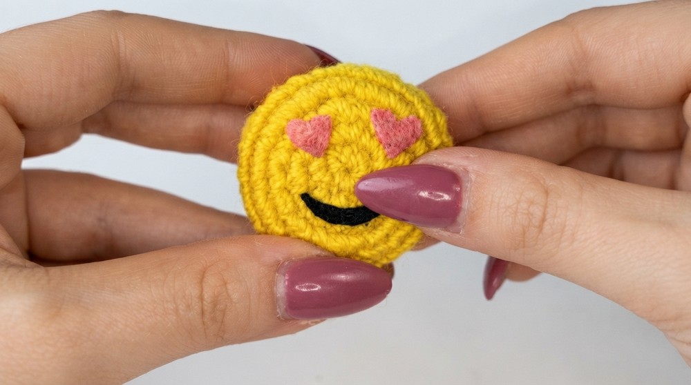 Crochet Happy Emoticons Pattern 5