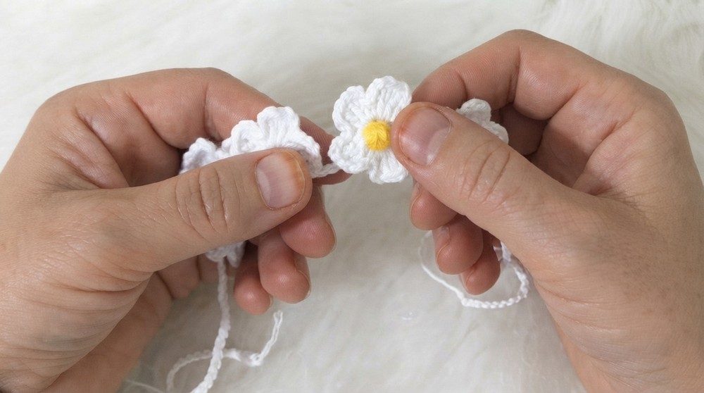 Crochet Headband With Flowerly Pattern 6