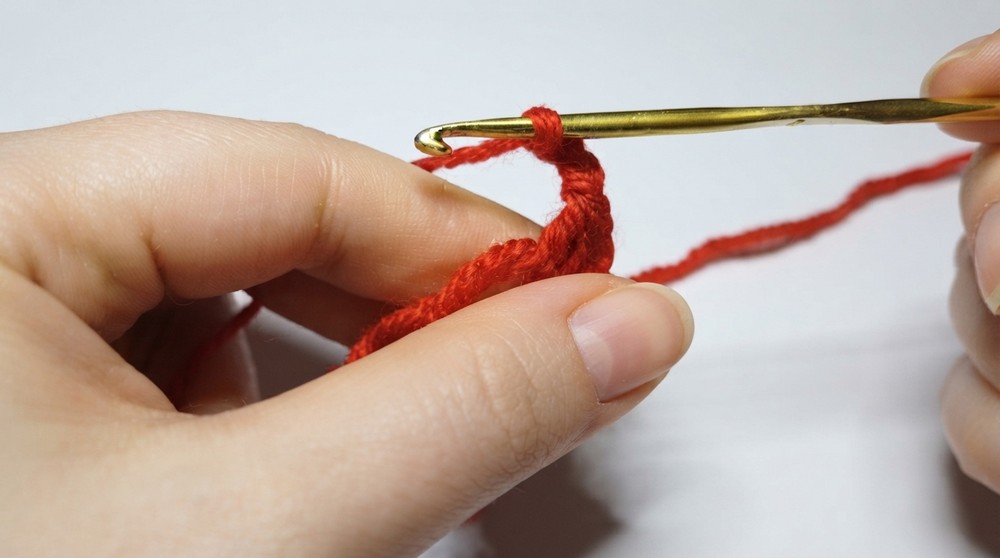 Crochet Heart Earrings Pattern 1