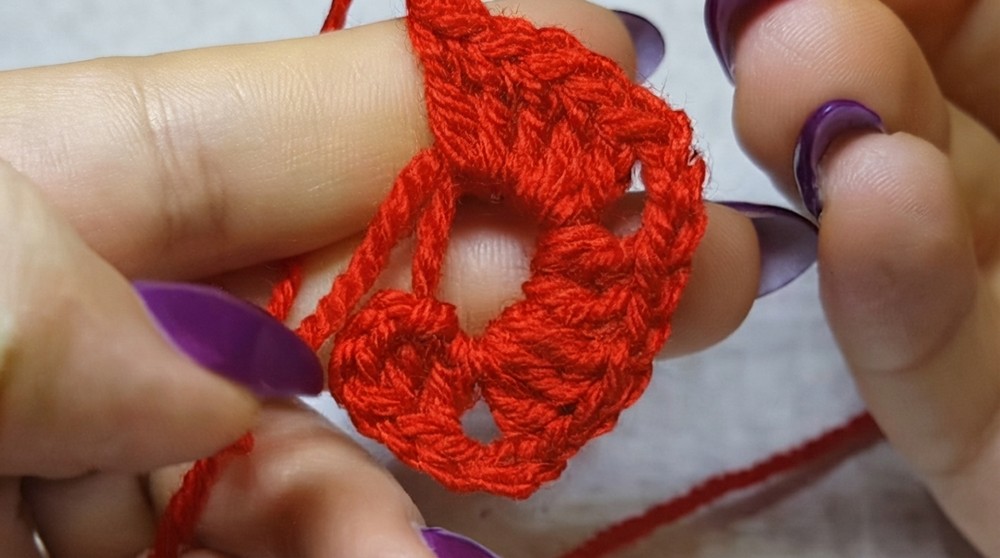 Crochet Heart Earrings Pattern 3