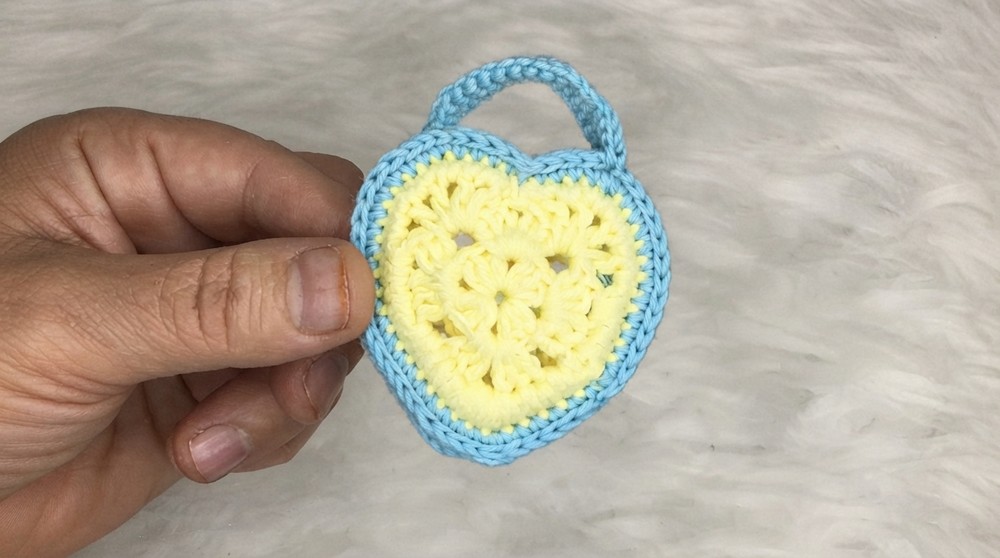 Crochet Heart Shaped Handbag Pattern 6