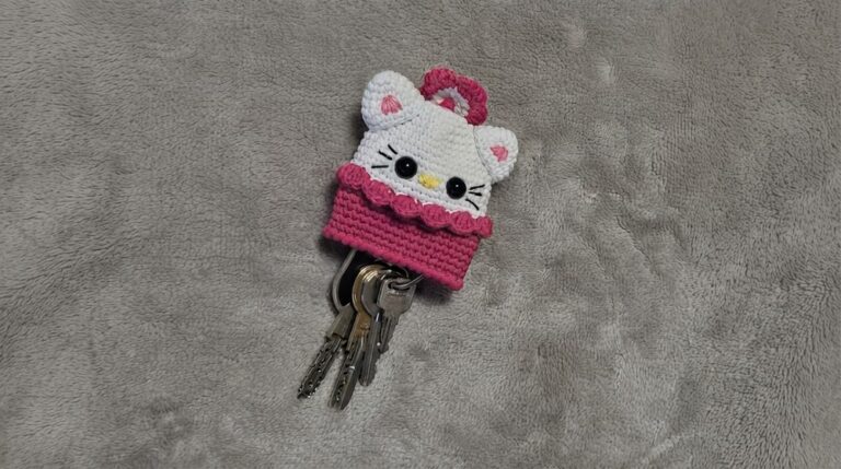 Crochet Hello Kitty Keychain Pattern 7