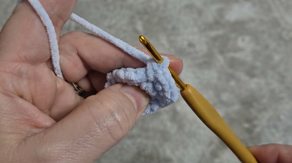 Crochet Mini Amigurumi Mouse Pattern 1
