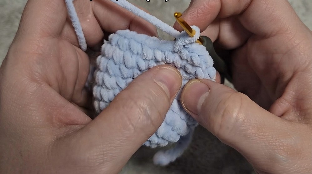 Crochet Mini Amigurumi Mouse Pattern 3