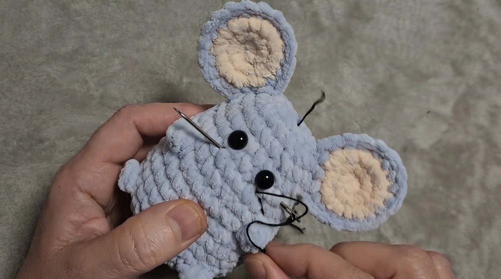 Crochet Mini Amigurumi Mouse Pattern 6