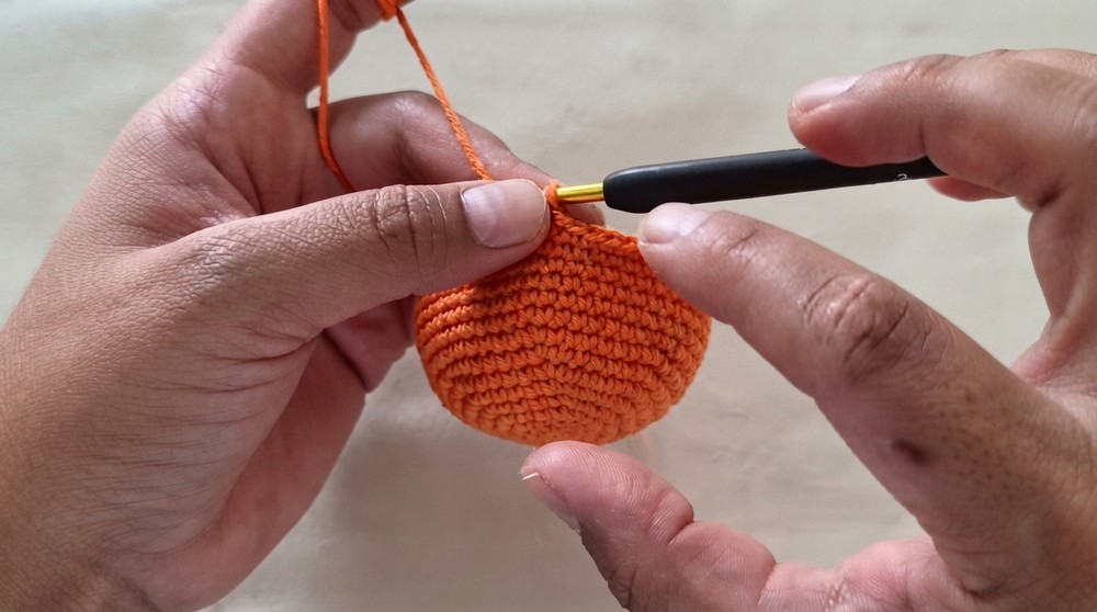 Crochet Pumpkin Amigurumi Pattern 3